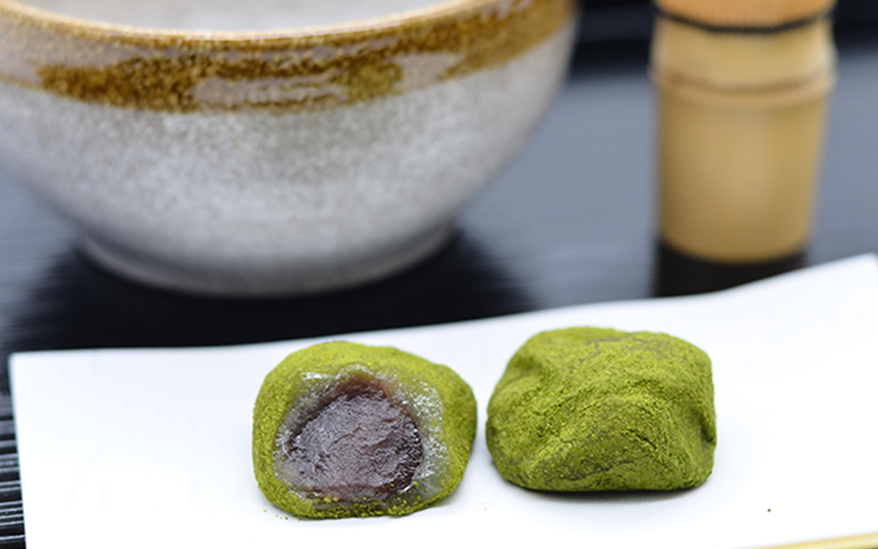 Matcha green tea mochi and Matcha bowl