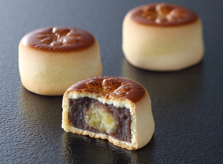 oribenishiki red bean cake with chestnut