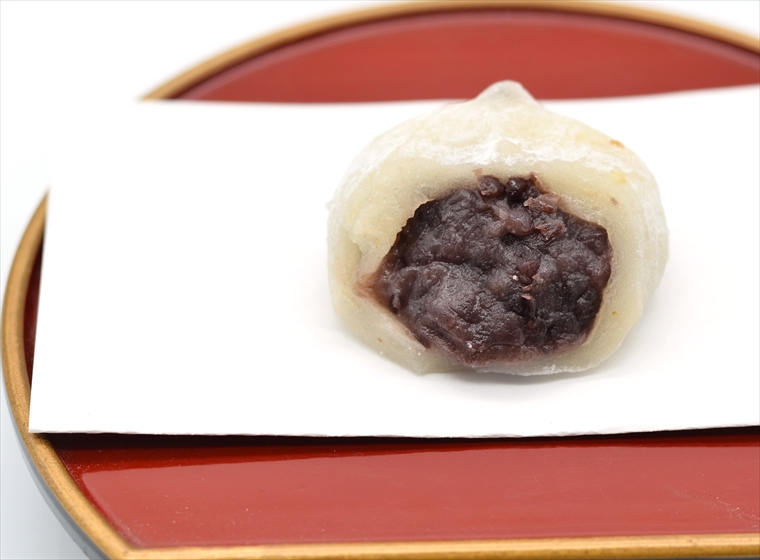 mame daifuku red bean rice cake with black bean