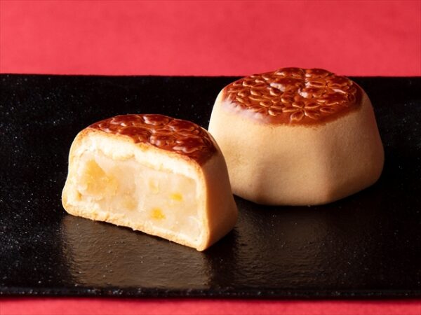 mooncake white bean paste with chestnuts