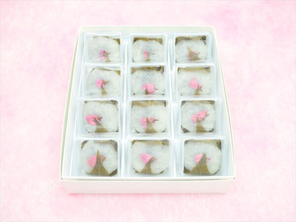 sakura mochi 12 pieces