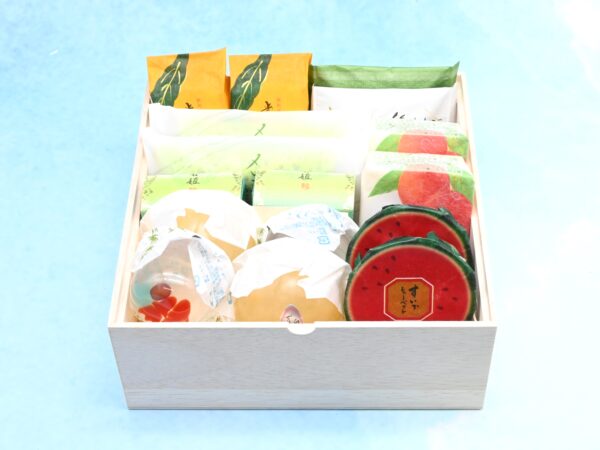 SUMMER GIFT BOX LL