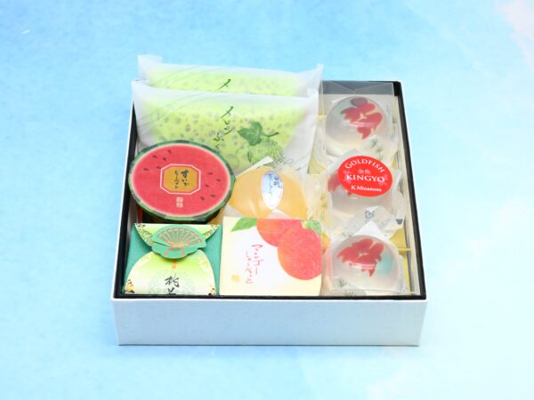 SUMMER GIFT BOX MEDIUM 2025