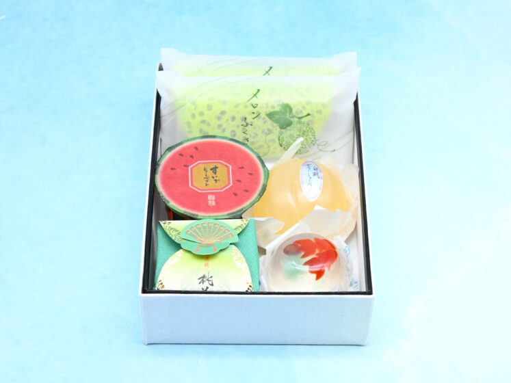 SUMMER GIFT BOX SMALL 2025