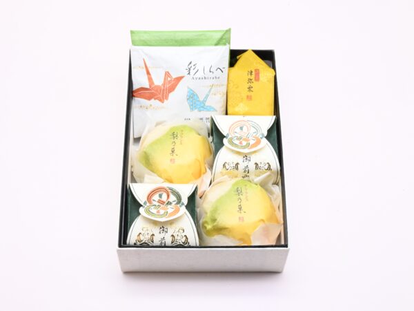 SEASONAL GIFT BOX SMALL