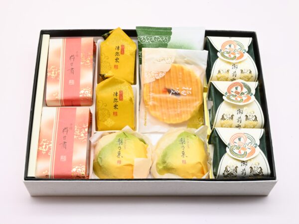 SEASONAL GIFT BOX LARGE