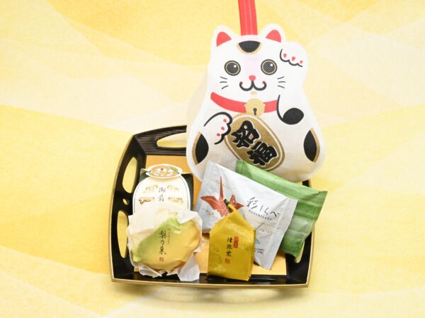 LUCKY CAT POUCH