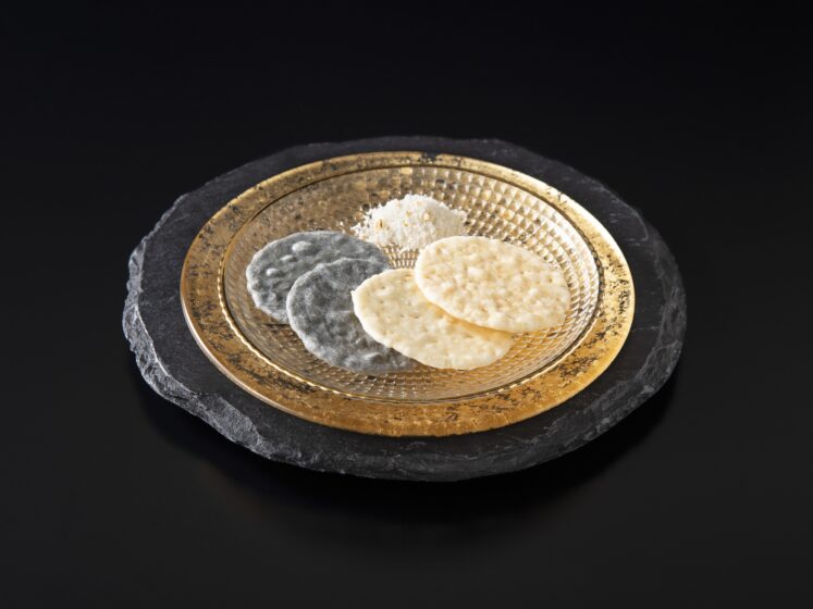 TRUFFLE RICE CRACKER image