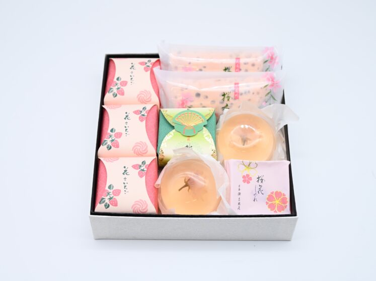SPRING GIFT BOX MEDIUM image