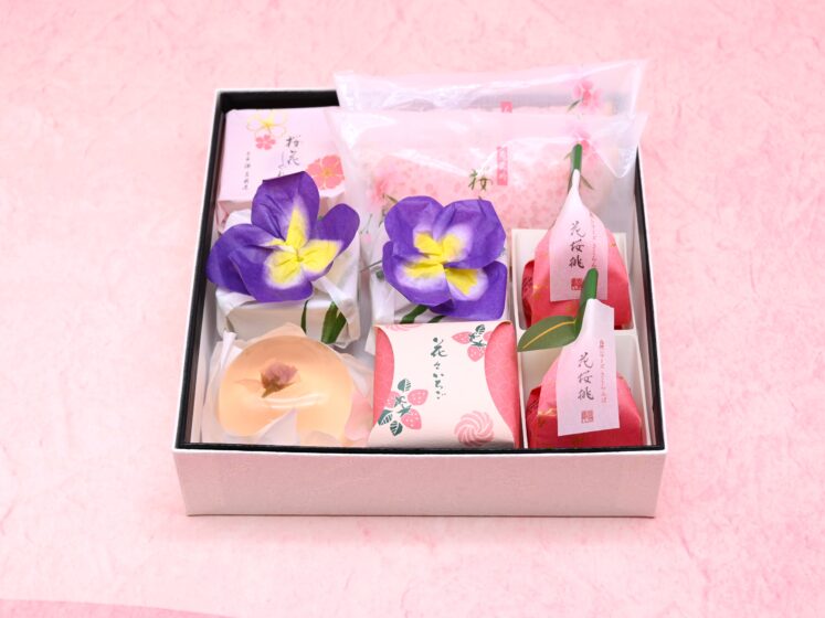 MOTHER'S DAY GIFT BOX MEDIUM 2026