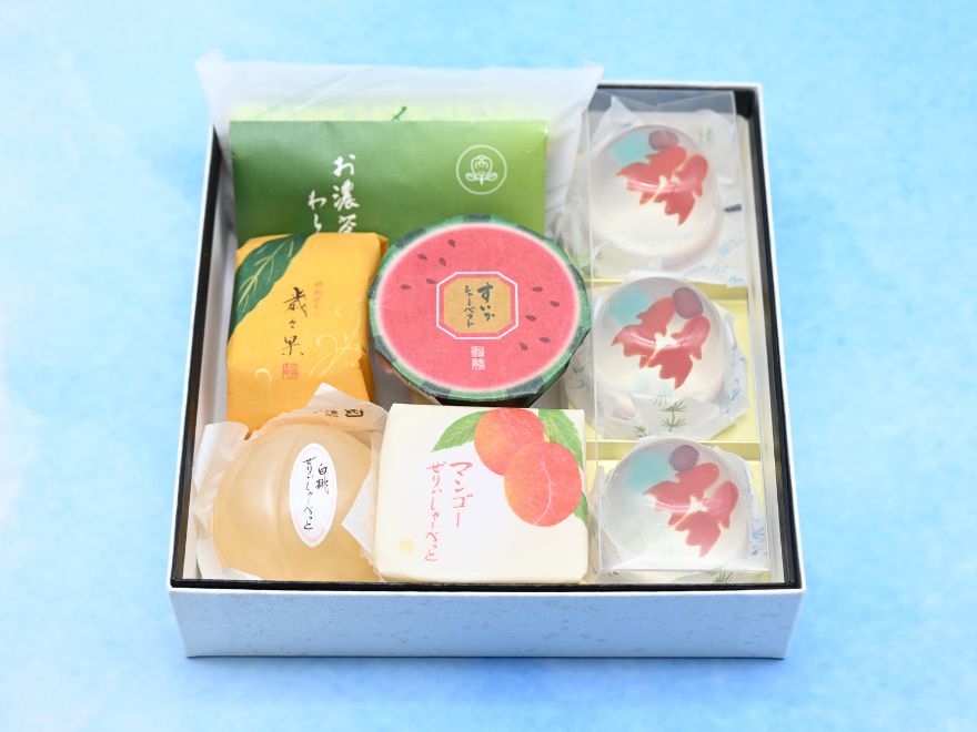 SUMMER GIFT BOX MEDIUM 2026