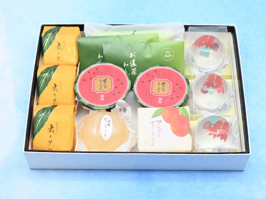 SUMMER GIFT BOX LARGE 2026