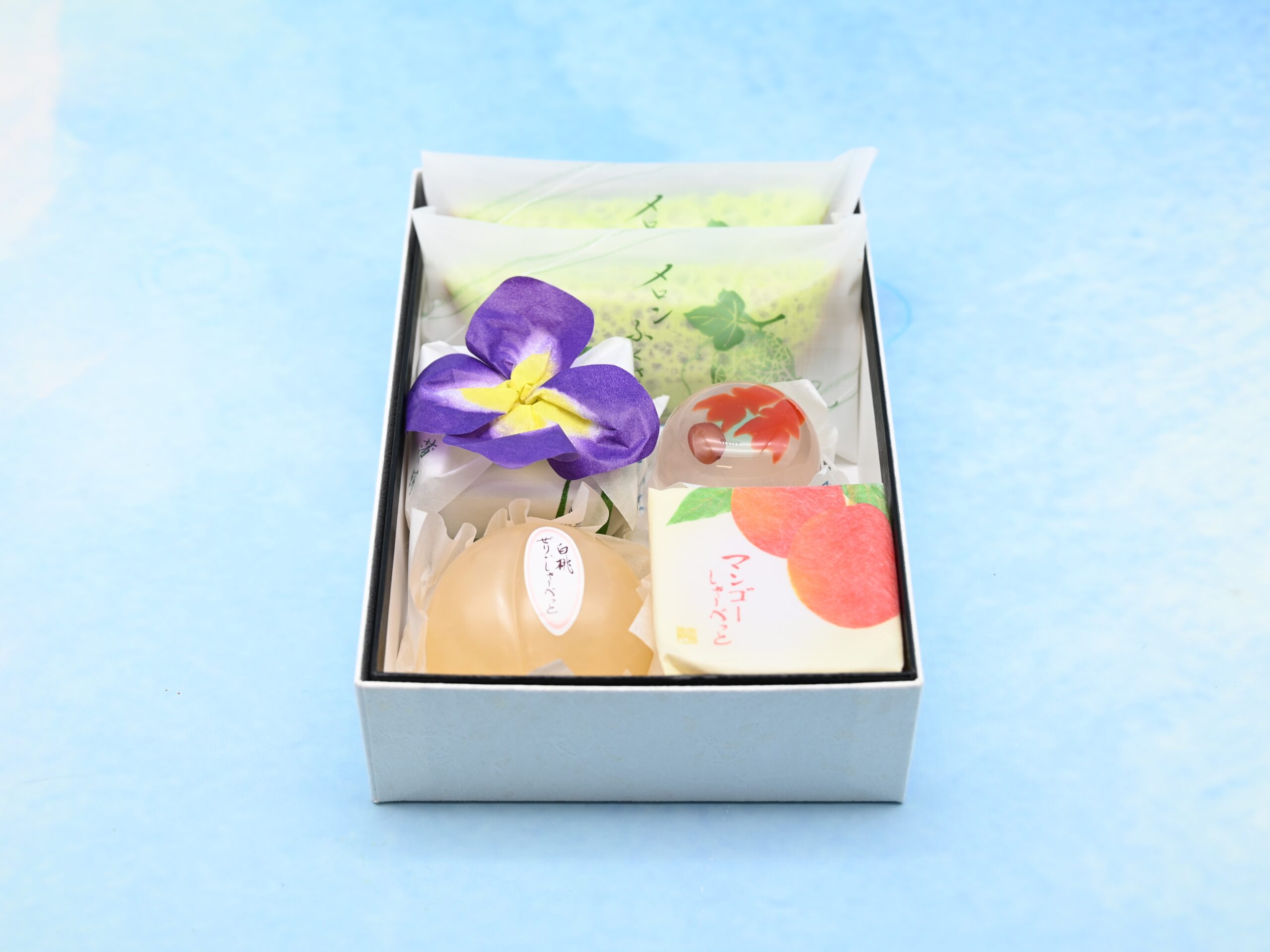 EARLY SUMMER GIFT BOX SMALL 2026