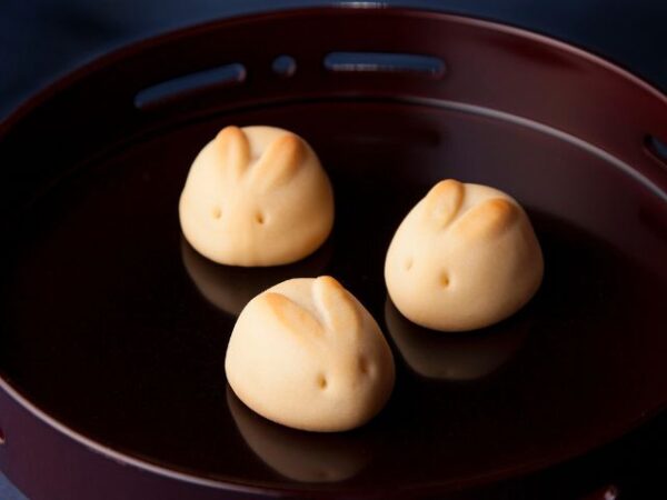 usagi (日祝）発送❌ USAGI SAN 10 PCS BOX | Bunny cake | K. Minamoto